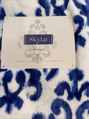 Sky Blue and White Plush Throw with Tassel Edge